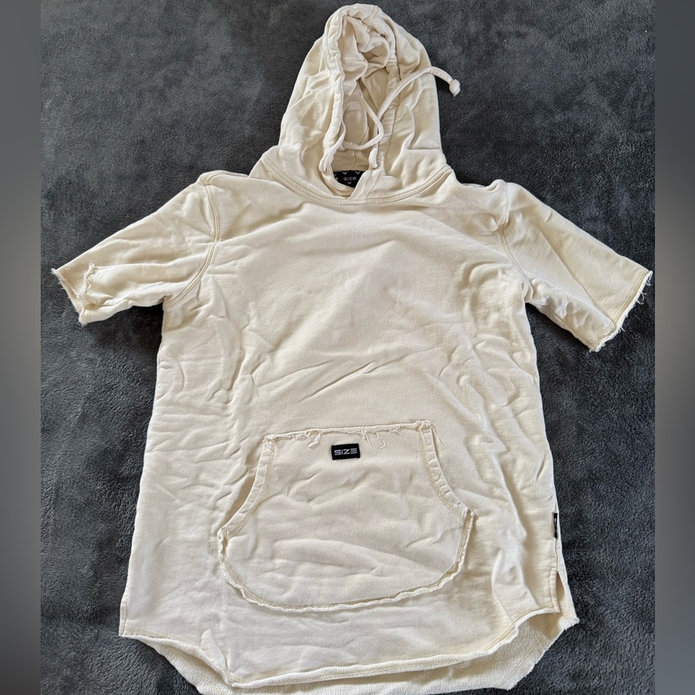 Men’s Cream Short Sleeve Hoodie Size Medium